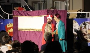 ortakoyde-kahkaha-dolu-gece-MuK7FpTM.jpg