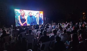 acik-havada-sinema-keyfi-golcukte-bir-baska-guzel-PBiLxWLb.jpg