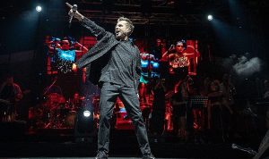 ankaralilar-kenan-dogulu-sarkilariyla-unutulmaz-bir-gece-yasadi-96OWvd3f.jpg