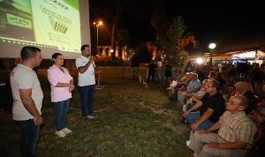 efes-selcukta-anilar-sinema-ve-gazozla-canlandi-MQYZn57c.jpg