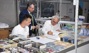 gemlik-kitap-limani-edebiyatin-onemli-isimlerini-agirlamaya-devam-ediyor-EWfeRXtB.jpg
