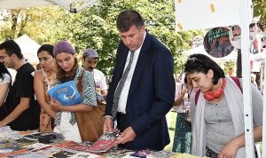 kadikoy-cizgi-festivali-birbirinden-renkli-etkinliklerle-devam-ediyor-XVRt8hxl.jpg