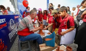 menemen-teknofestte-gelenekselligi-ve-teknolojiyi-birlestirdi-nYV5DQkB.jpg