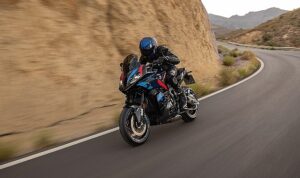 bmw-motorradin-100-yilinda-ucuncu-m-modeli-yeni-bmw-m-1000-xr-Mni8Zek7.jpg
