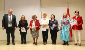 cocuklar-resim-sanatcilariyla-bulustu-eserlerini-sergiledi-cSNfkMmy.jpg
