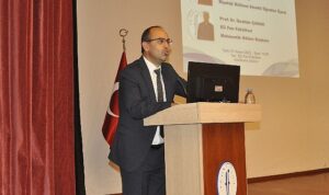 eu-fen-fakultesinde-temel-bilimlerin-dunu-bugunu-ve-gelecegi-konusuldu-uaPXKdse.jpg