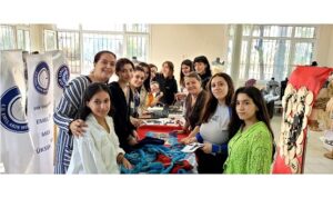 eude-geleneksel-sanatlar-cumhuriyetin-100-yilinda-yasatilmaya-devam-ediyor-ukP9379J.jpg