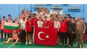 15-yas-alti-badminton-millilerimiz-balkan-sampiyonu-oldu-PSCHvyJm.jpg