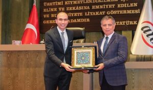 gelecegin-sanatcilarina-100-yilinda-cumhuriyet-odulu-e79lahI1.jpg