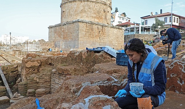 Hıdırlık Kulesi çevresine seyir terası projesi başladı 