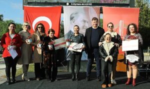 karsiyakanin-en-guzel-balkon-ve-bahcesi-secildi-c1pTEf8g.jpg