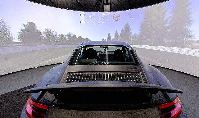Pırellı, sanal geliştirme merkezinde açtığı sürüş simülatörüyle almanya’daki yatırımlarına devam ediyor