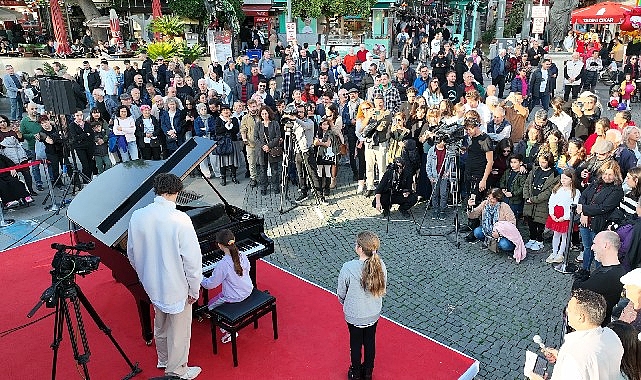 Saat Kulesi ve Cam Piramit’te piyano şöleni