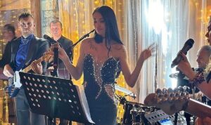sanatci-gozde-uslunun-performansi-tam-not-aldi-BGxBQ5Cw.jpg
