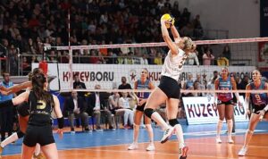 vakifbank-sezonun-ilk-yarisini-galibiyetle-tamamladi-wX76nn5c.jpg