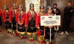 7-bolge-halk-oyunlari-yogun-ilgi-gordu-4G9W9qGf.jpg