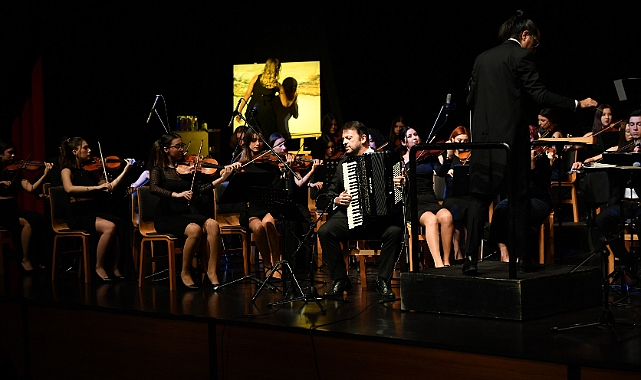 Beylikdüzü’nde fırça darbeleriyle müziğe yolculuk