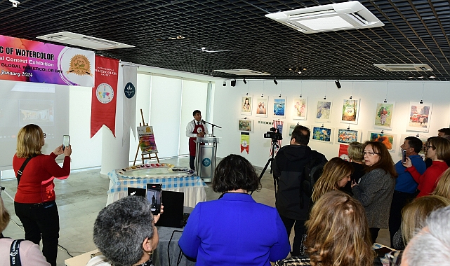 Sulu Boyanın Büyüsü” sergisi YKSM’de açıldı