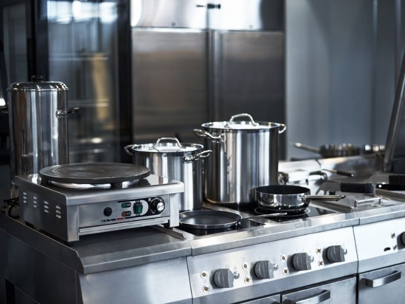 Profesyonel Mutfak Ekipmanları ve Döner Robotları: Lezzetin Sırları