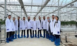 konya-jeotermal-topraksiz-tarimin-ussu-oluyor-3xG9XsKq.jpg