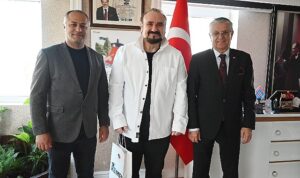 opera-sanatcisi-hakan-aysevden-baskan-topalogluna-ziyaret-aXMkKBSV.jpg