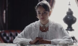 26-nisanda-vizyona-girecek-cadi-filminden-guclu-kadin-karakterlerin-yer-aldigi-carpici-yeni-teaser-cyb3VkNm.jpg