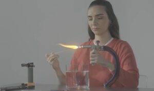 akfen-holdingin-8-mart-dunya-kadinlar-gunu-icin-hayata-gecirdigi-gorundugu-gibi-degil-filmi-iy7DXenZ.jpg
