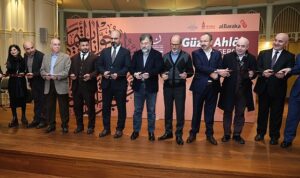albaraka-turk-guzel-ahlak-hat-sergisi-acildi-61XGV3Wz.jpg