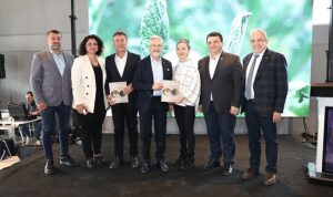 enginarli-lezzetlerin-hikayesini-anlatan-canak-isimli-kitap-tanitildi-bImI9U4q.jpg