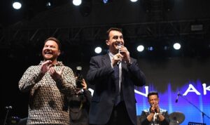 osmangazi-meydaninda-cosku-sinan-akcil-ile-devam-etti-CUGE4UCK.jpg