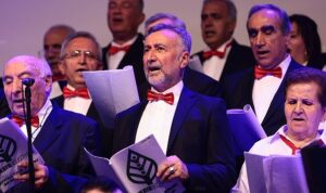 turk-halk-muzigi-korosundan-muzik-ziyafeti-DCICdFX4.jpg