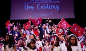 beylikduzu-belediyesi-tarafindan-duzenlenen-23-nisan-ulusal-egemenlik-ve-cocuk-bayrami-uluslararasi-cocuk-senligi-1bNIU8Pv.jpg