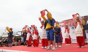 burhaniye-belediyesi-cocuk-senliginde-cosku-ile-kutladi-Gu3MDt3V.jpg