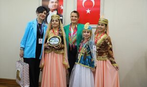 dunya-cocuklari-antalya-buyuksehir-belediyesini-ziyaret-etti-HLAsmmyx.jpg