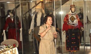 eude-kendisi-tatli-islevi-tatli-seker-kasiklarielekleri-soylesisi-lSdrVdRD.jpg