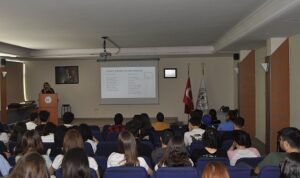 eude-yasami-ve-siirleriyle-bir-garip-orhan-veli-konusuldu-Hb6IdQAN.jpg