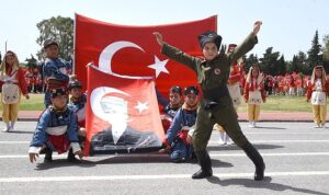 focadaki-23-nisan-ulusal-egemenlik-ve-cocuk-bayrami-kutlamalari-buyuk-coskuya-sahne-oldu-ESBEbm5d.jpg