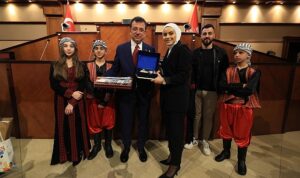 ibb-baskani-ekrem-imamoglu-15-farkli-ulkeden-uluslararasi-23-nisan-cocuk-festivali-icin-istanbula-34JrTWKg.jpg