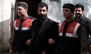 iki-gozum-ahmet-surgun-hukuki-engel-yok-cuma-gunu-vizyonda-sdmT3RyE.jpg