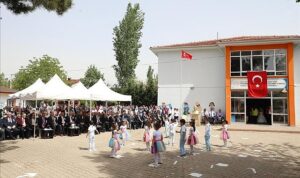 inegolde-23-nisan-coskusu-wYZfpxpU.jpg