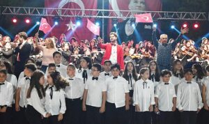 kemerin-cocuklarindan-cumhuriyet-ve-ataturke-vefa-konseri-J9wFcygV.jpg