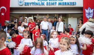 konakta-23-nisan-coskusu-erken-basladi-VSzJQaOl.jpg