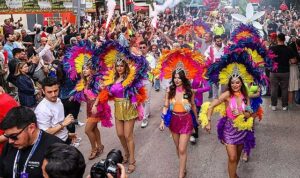 milyonlarca-kisi-karnaval-icin-adanada-bulustu-Qlk3zseh.jpg