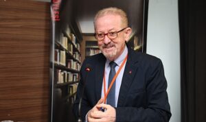 nilufer-belediyesi-belediye-kutuphaneleri-bolge-seminerine-ev-sahipligi-yapiyor-4EGn71DI.jpg