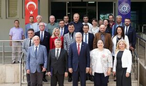 sinema-dunyasinin-gozu-izmirde-turan-film-festivali-basliyor-K2F1czJS.jpg