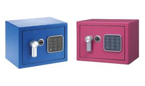 yale-elektronik-mini-kollu-kasa-ile-karavaninizla-daha-guvenli-seyahat-edin-OGp3ux2A.jpg