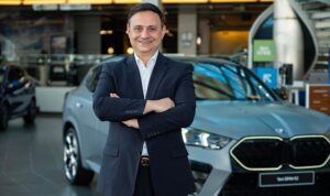 yeni-bmw-x2-ci-bloomda-sanatseverlerle-bulusuyor-1jZP7yvT.jpg