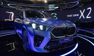 yeni-bmw-x2-ci-bloomda-sanatseverlerle-bulusuyor-FdIETie8.jpg