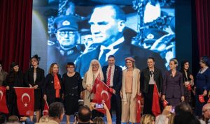 baskan-mutlu-oncu-kadinlarin-anildigi-gosteride-sahne-aldi-qu3GDUzY.jpg