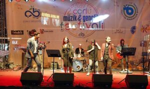 bayramimizi-ve-festivalimizi-coskuyla-kutladik-A98ul3fk.jpg